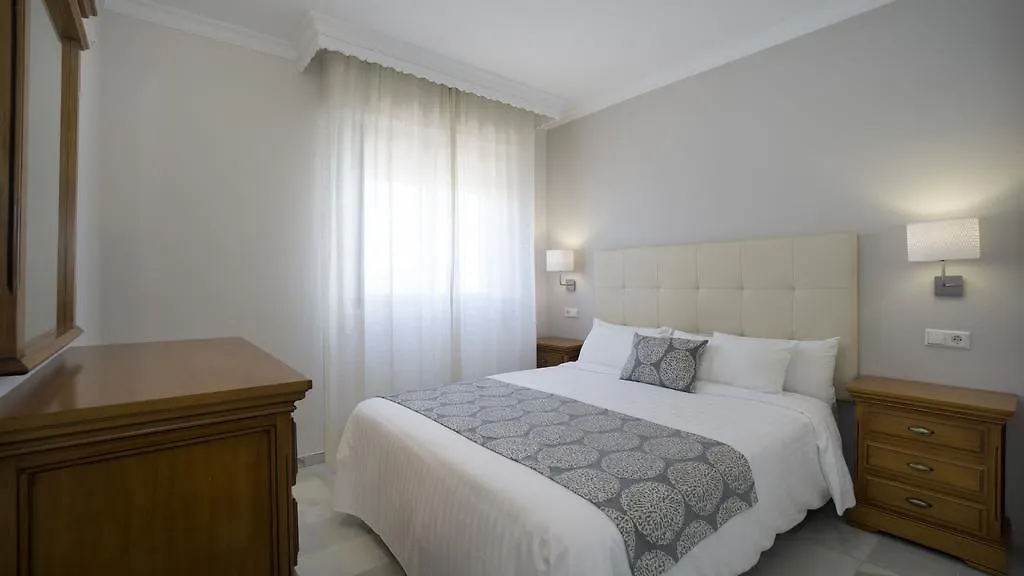 マルベーリャClub Jardines Del Puertoアパートメント アパート