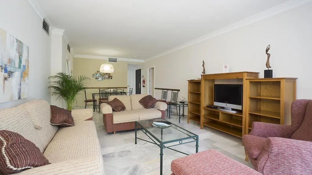 マルベーリャClub Jardines Del Puertoアパートメント 0*, マルベーリャ