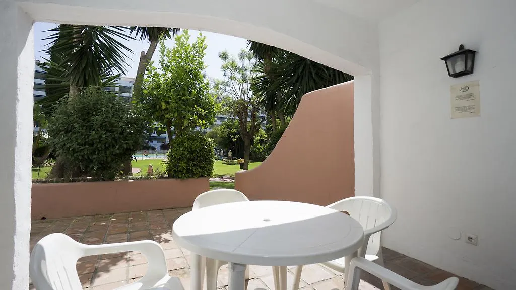マルベーリャClub Jardines Del Puertoアパートメント 0*, マルベーリャ