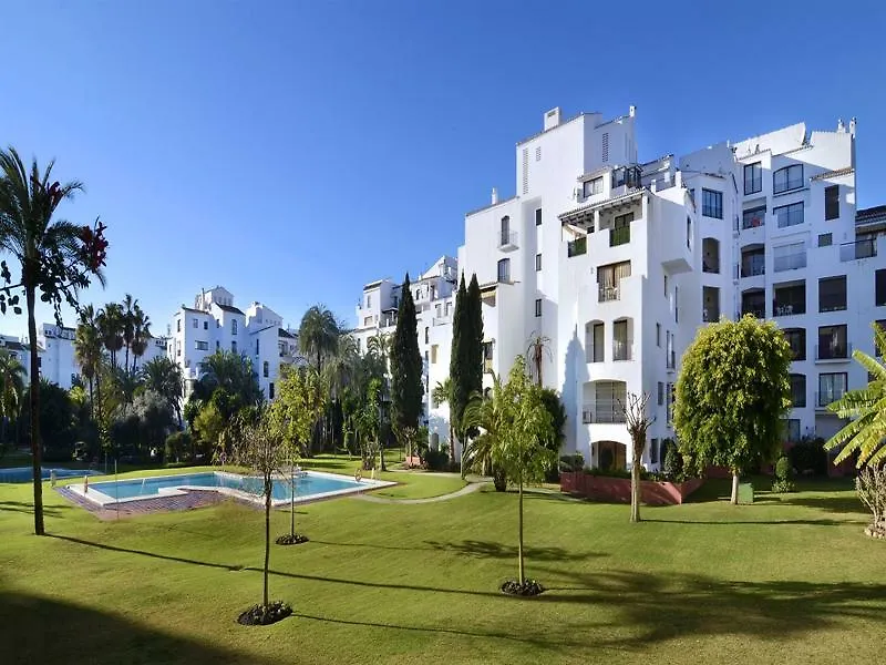 マルベーリャClub Jardines Del Puertoアパートメント 0*, マルベーリャ